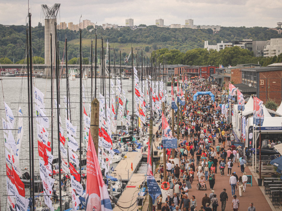 Photographie du salon du Solitaire de la Figaro en 2022