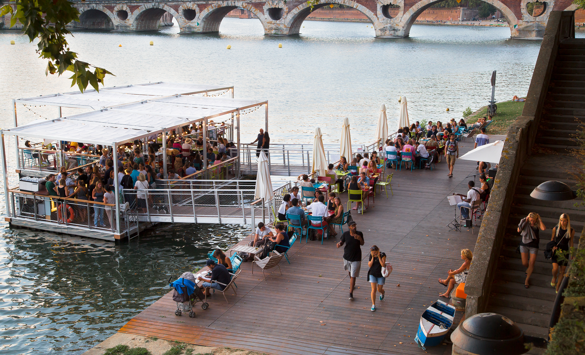 Terrasse Flottante Locaponton avec restaurant à Strasbourg en 2019
