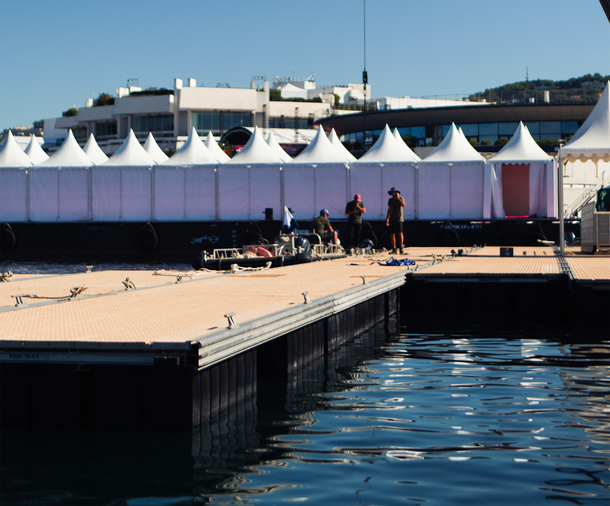 montage-salon-yacht-cannes-2025