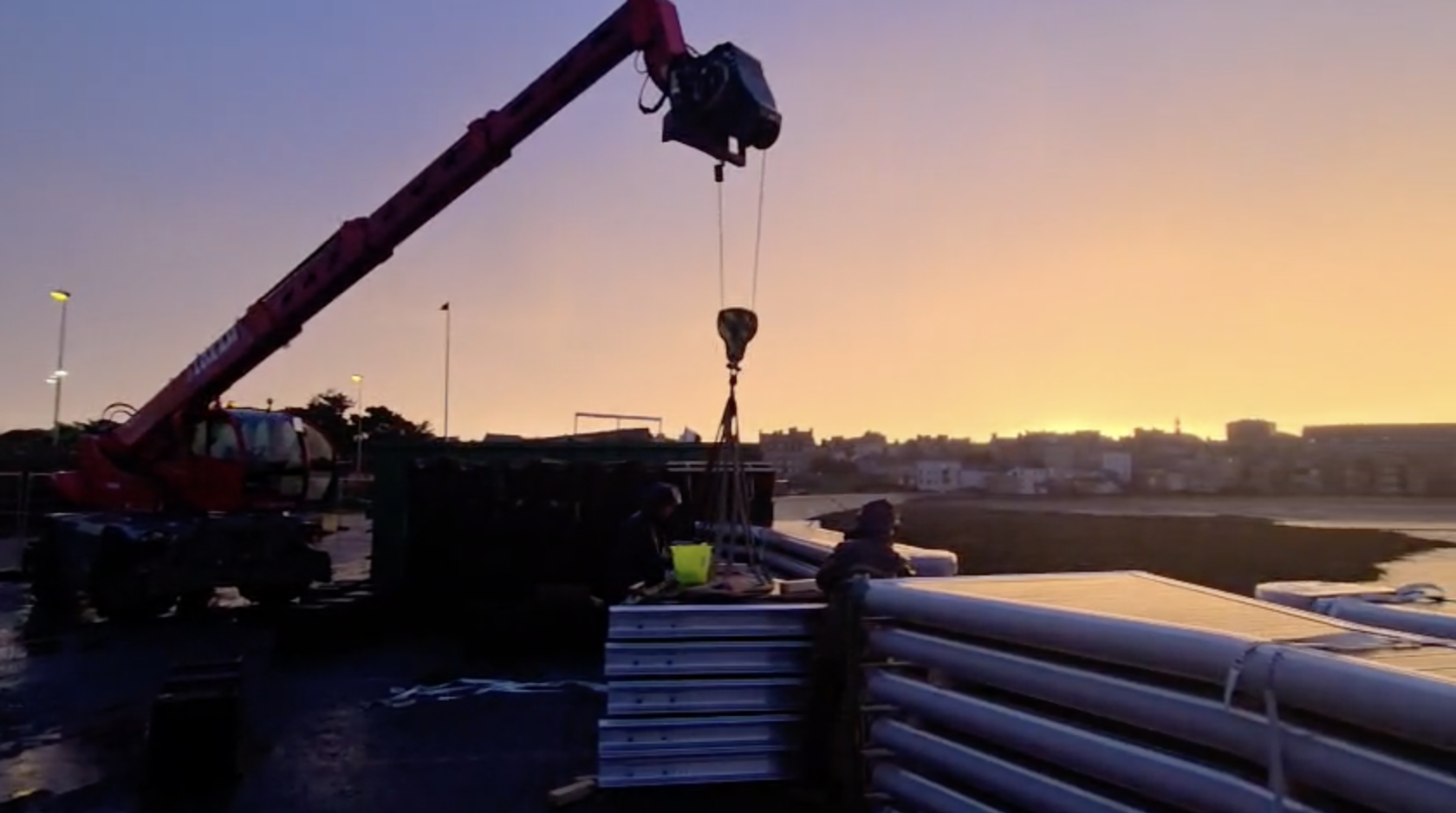 Installation de pannes flottantes pour l'aménagement portuaire à Saint-Malo – Locaponton