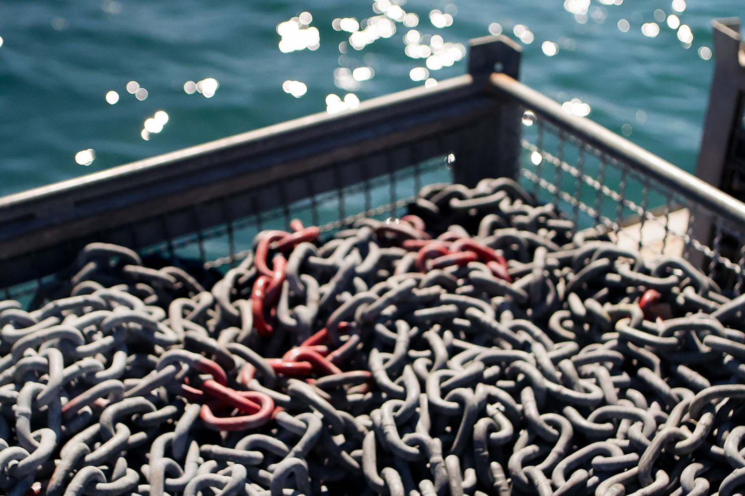 Chaînes d’amarrage utilisées pour stabiliser les pontons et infrastructures flottantes Locaponton
